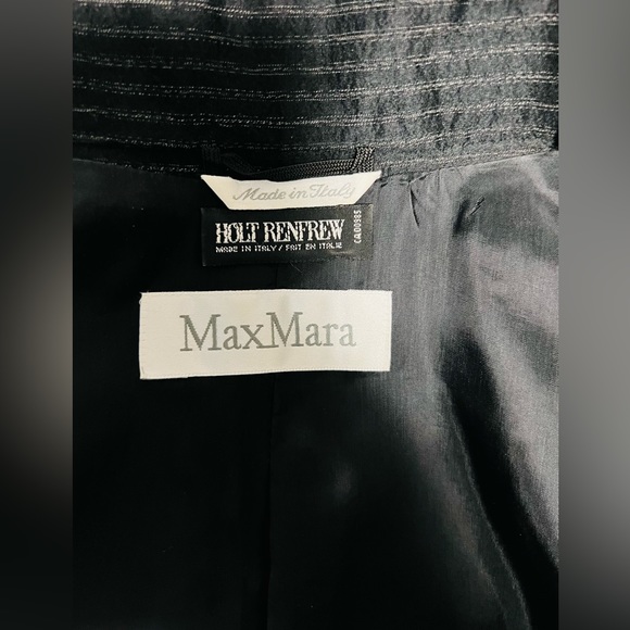 MaxMara Black and Gray Pinstripe Wool Blazer/Jacket. - Picture 10 of 15
